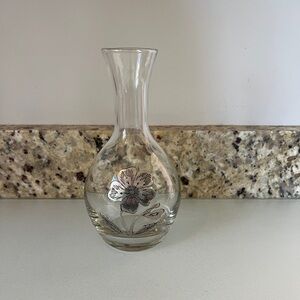 Bud vase with silver inlay floral
